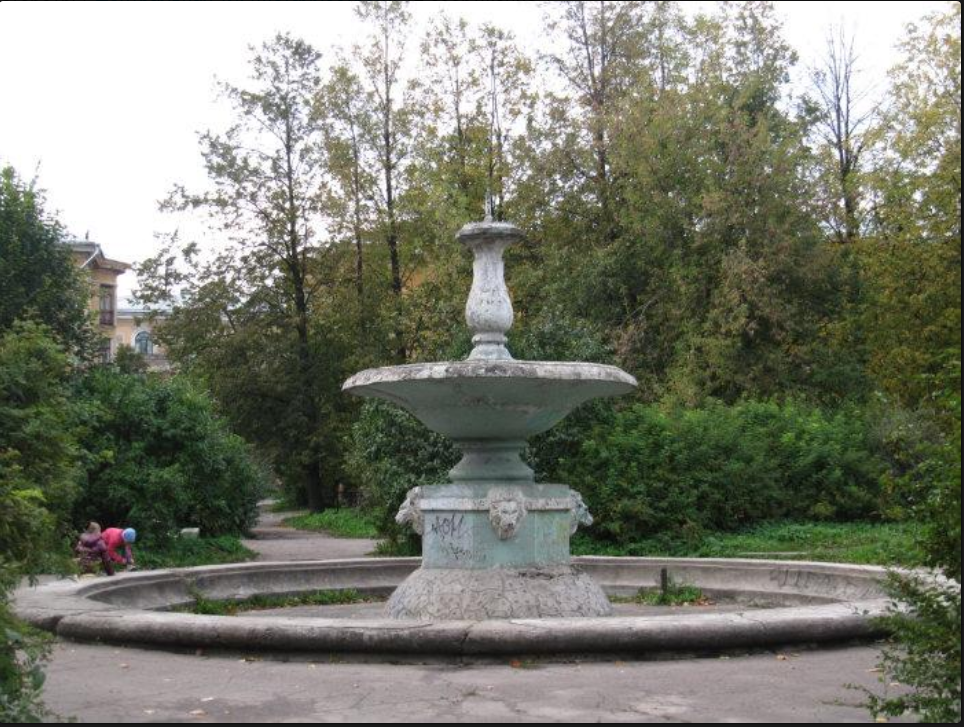 Главный фонтан перед ДК им. В.В. Маяковского