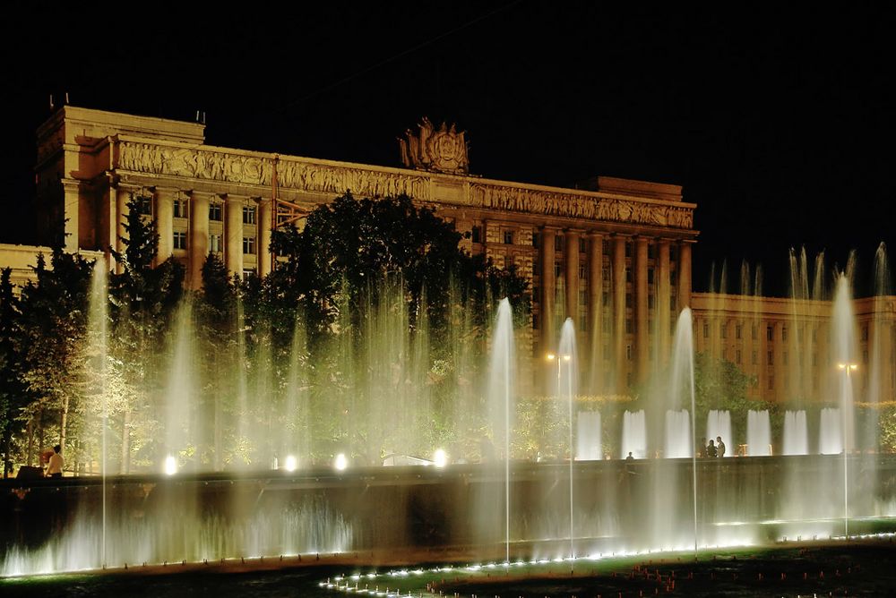 Фонтаны на Московской площади