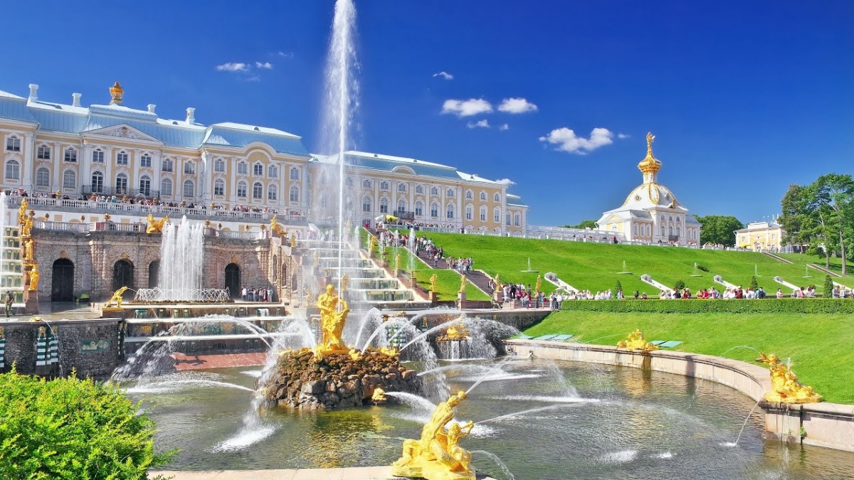 Самые красивые фонтаны Санкт-Петербурга